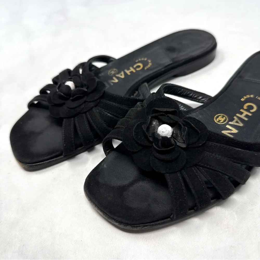 CHANEL Vintage Y2K Camellia Suede Flower Strappy Flat Slide Mule Sandals Black
